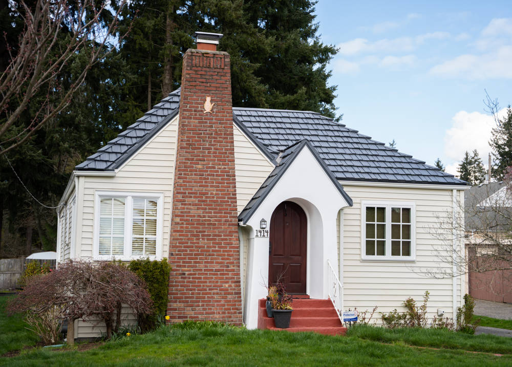 Country-Manor-Shake-Classic-Metal-Roofing-Systems